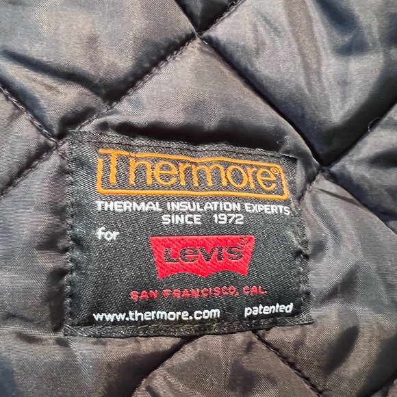 Women’s Levi's Original Trucker Black Quilted Insulated
Softshell Jacket - Picture 10 of 11